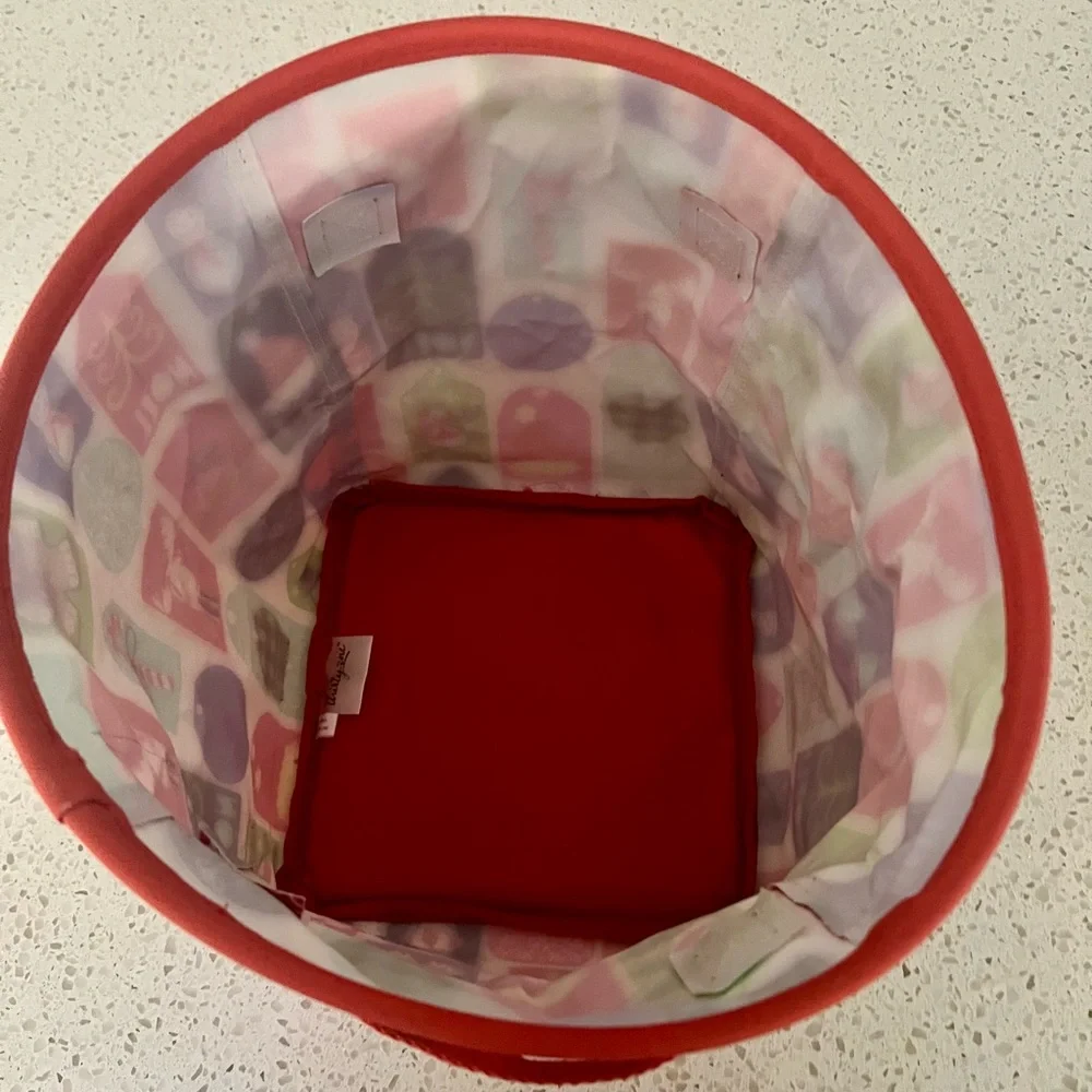 Thirty-One Christmas theme storage bin, EUC